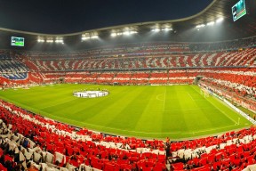 网页版入口-冰与枫的博弈，当猛龙卧战快船，美加上演无声辩论